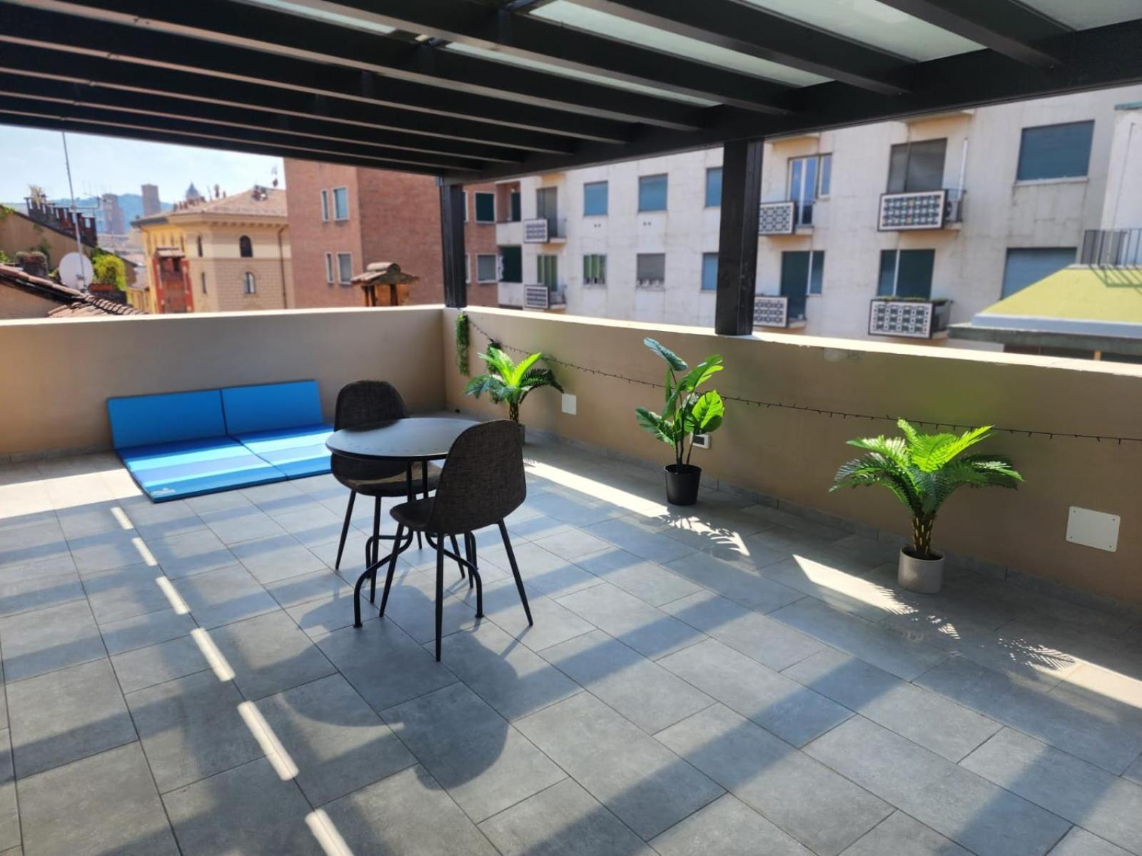 Tata'S Attico Apartment Болоня Екстериор снимка